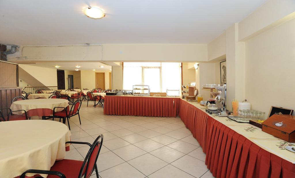 Delfinia Hotel Tínos Buitenkant foto